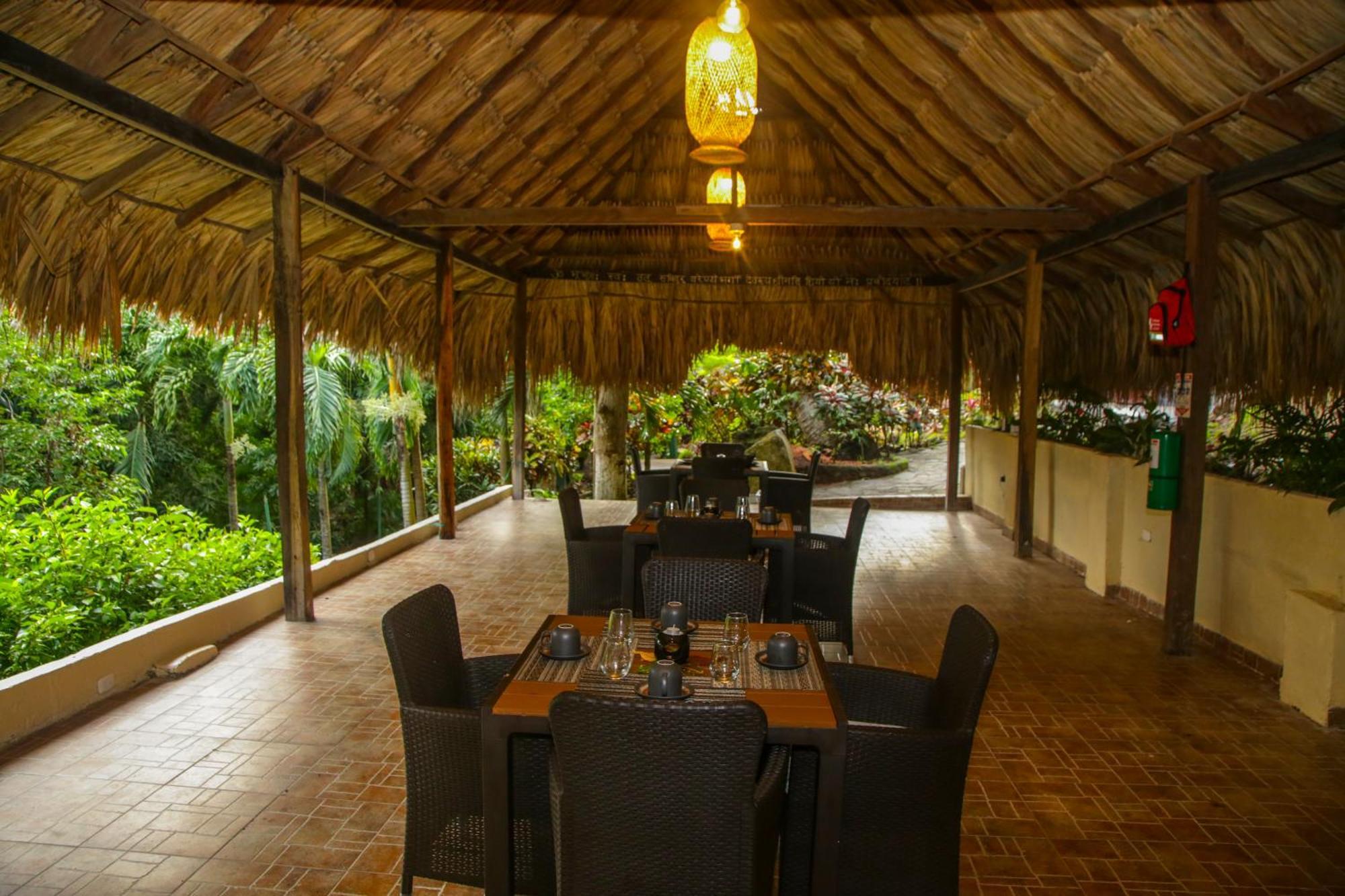 Nyia Boutique Hotel El Curval Buitenkant foto